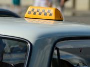 Лжетаксист обманул сельчанку почти на 18 тыс. рублей