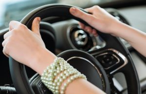 Злость на бывшую возлюбленную горожанин выместил на ее автомобиле