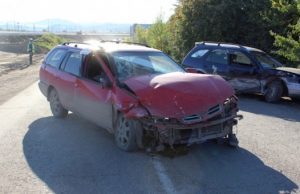Две машины столкнулись в Майме, травмы получили три человека