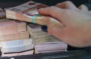 С чиновника, подписавшего не глядя акты приемки работ, пытаются взыскать 23,5 млн рублей