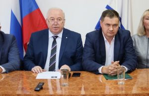 Чиновники и пенсионеры. С кем Алисов будет руководить Чемальским районом