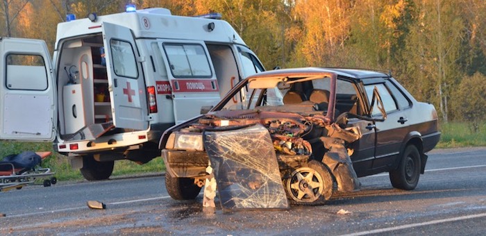 Воскресная трагедия. Два отечественных авто столкнулись у турбазы «Юность»
