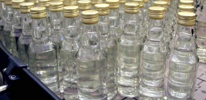 Купил «для собственных нужд». У автомобилиста изъяли 400 бутылок водки
