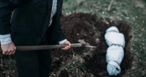 В Горно-Алтайске убили жителя Бийска, а его тело скинули в яму и залили бетоном