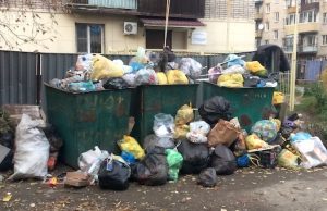 Бердников пригрозил виновным в проблемах с вывозом мусора карами и оргвыводами
