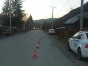 Еще две женщины попали под колеса автомобилей, а потом в больницу