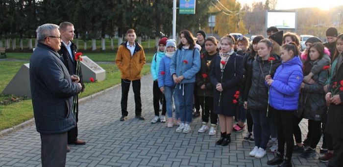 В Горно-Алтайске почтили память жертв «керченского стрелка»