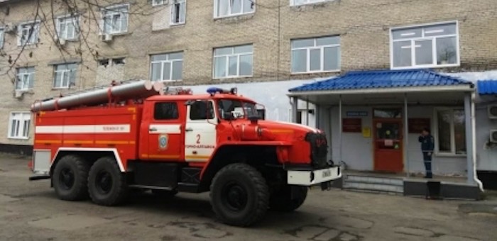 Пациентов и персонал детской больницы эвакуировали из-за короткого замыкания