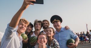 Любовь в Крыму, байопик о Фредди Меркьюри, комедийный Хэллоуин: премьеры недели