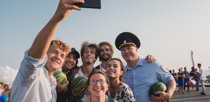 Любовь в Крыму, байопик о Фредди Меркьюри, комедийный Хэллоуин: премьеры недели