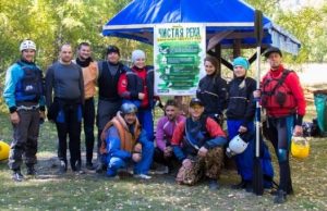 Участники акции «Чистая река» очистили от мусора труднодоступные стоянки на Катуни