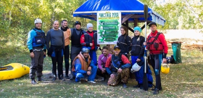 Участники акции «Чистая река» очистили от мусора труднодоступные стоянки на Катуни