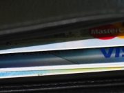Не вынес соблазна: друг похитил с доверенной ему банковской карты почти 200 тысяч