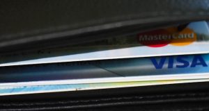 Не вынес соблазна: друг похитил с доверенной ему банковской карты почти 200 тысяч