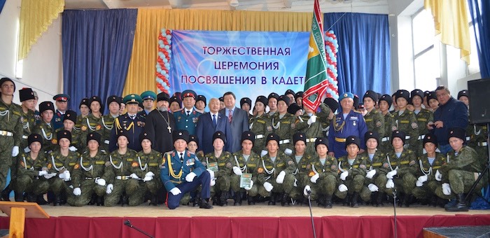 В Майминском сельхозтехникуме казачьи кадеты приняли присягу