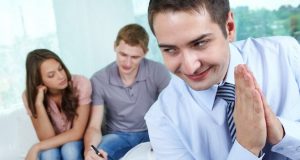 Изобретательный мошенник обещал жертвам автомобиль из Японии и работу на Сахалине