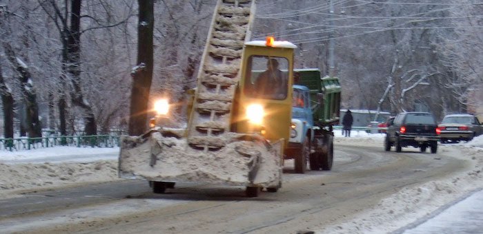 Три организации заняты на уборке снега в Горно-Алтайске