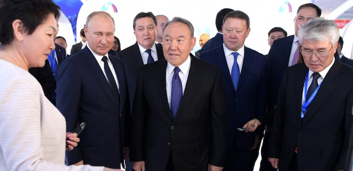 Экспозицию Республики Алтай, посвященную туризму, посетили президенты России и Казахстана