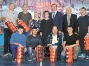 Команды школьной баскетбольной лиги получили профессиональные мячи