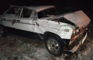 Пьяный водитель перевернул машину, две маленькие девочки попали в больницу