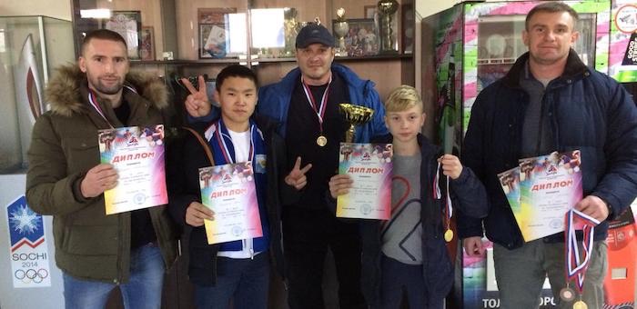 Горно-алтайские спортсмены стали победителями кубка Алтайского края по пауэрлифтингу