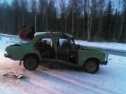 Житель Турочака разбил машину об стоявший на дороге автокран