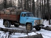 Любитель спиртного угнал грузовик, чтобы сгонять за водкой