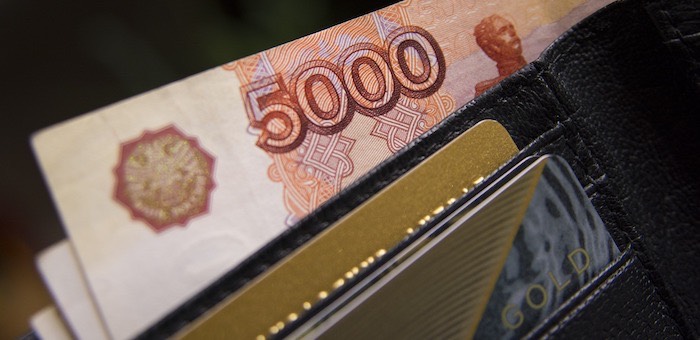 Гастролеры из Барнаула обманывали продавцов с помощью пятитысячной купюры