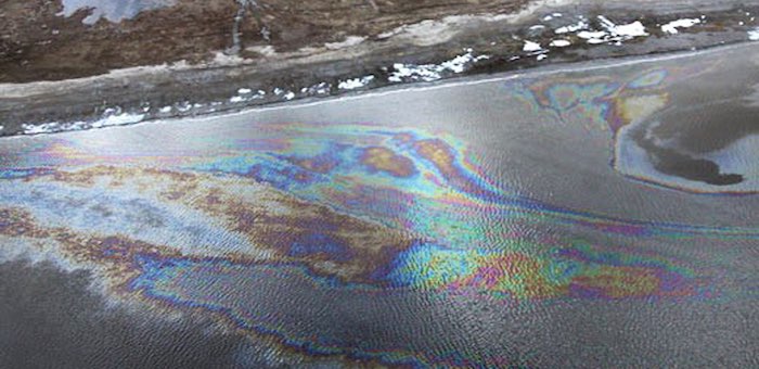 Золотодобытчики загрязнили реку Ушперек нефтепродуктами