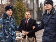 Актеры Деревянко и Ткаченко приехали на Алтай поправить здоровье