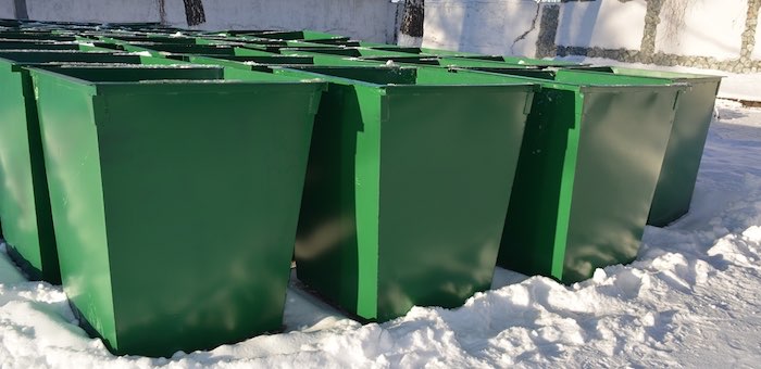 В колонии изготовят 448 контейнеров для мусора