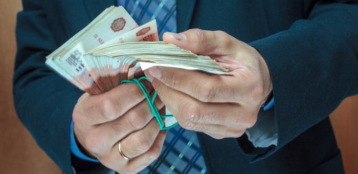 Житель республики оплатил миллионный долг, чтобы выехать на новогодние каникулы за рубеж