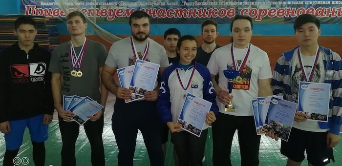 Республиканские соревнования по армрестлингу прошли в Горно-Алтайске