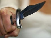 Сельчанка разозлилась на сожителя и ударила его в живот ножом