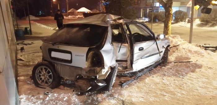 Два светофора повреждено в Горно-Алтайске в результате ДТП (фото, видео)
