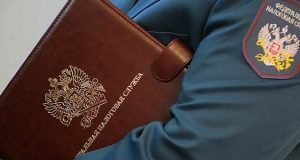 Бывшего налогового инспектора обвиняют в том, что он пять лет обирал бизнесменов