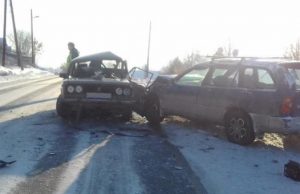 ВАЗ на буксире выехал на встречку и там разбился о «Тойоту»