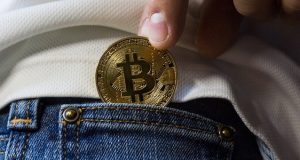 Наркоторговцы «отмывали» деньги, покупая на них биткоины