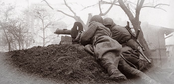 Своим огнем заставил замолчать три пулемета и одну пушку противника