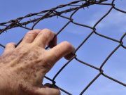 Преступник, попытавшийся изнасиловать двух девушек, приговорен к лишению свободы