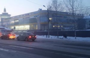 В районе Парка Победы закрывают один из пешеходных переходов