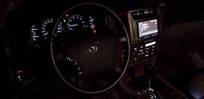 Управляй мечтой: нетрезвый сын угнал у пьяной мамы Land Cruiser