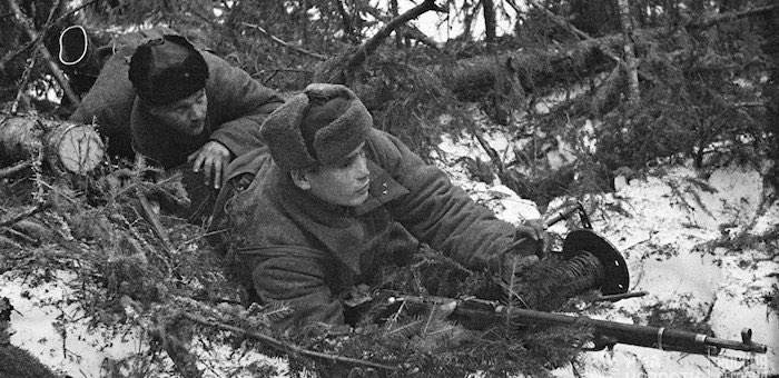 Устранил все повреждения на линии связи несмотря на ранение