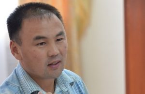 Урмату Князеву вручили телевизор на память об ага-зайсанстве