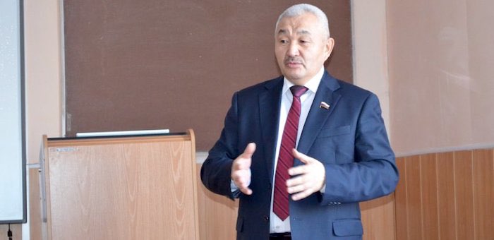 Депутат Госдумы Родион Букачаков посетил аграрный колледж