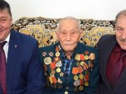 Мэр поздравил участника Сталинградской битвы с годовщиной ее завершения