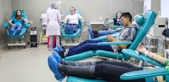 Студенты провели донорскую акцию «Твори добро»