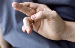 Чтобы не возвращать долг, мужчина инсценировал нападение на себя