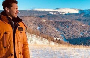 Актер Павел Деревянко купил участок у Каракольских озер и планирует построить дом из кедра