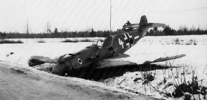 Отразил налет большой группы самолетов противника